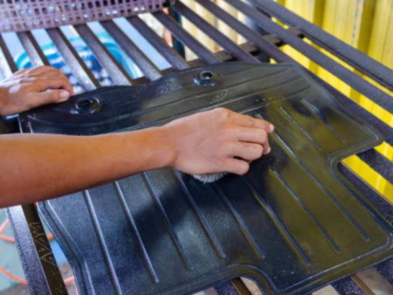 Deterdžent za čišćenje tepiha za auto za čišćenje čak u slučaju tvrdokornih mrlja.